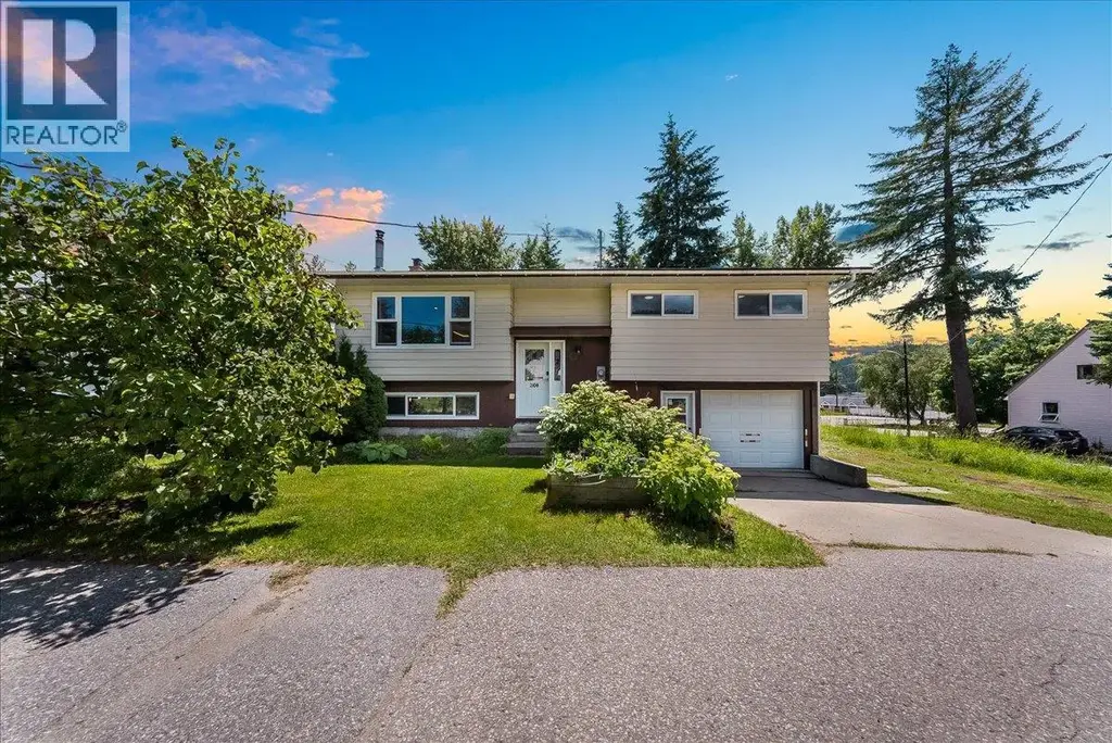 2108 Third Avenue, Rossland